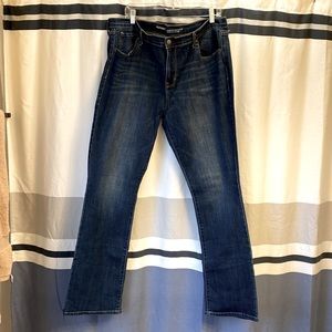 EUC dark wash Old Navy boot cut jeans.